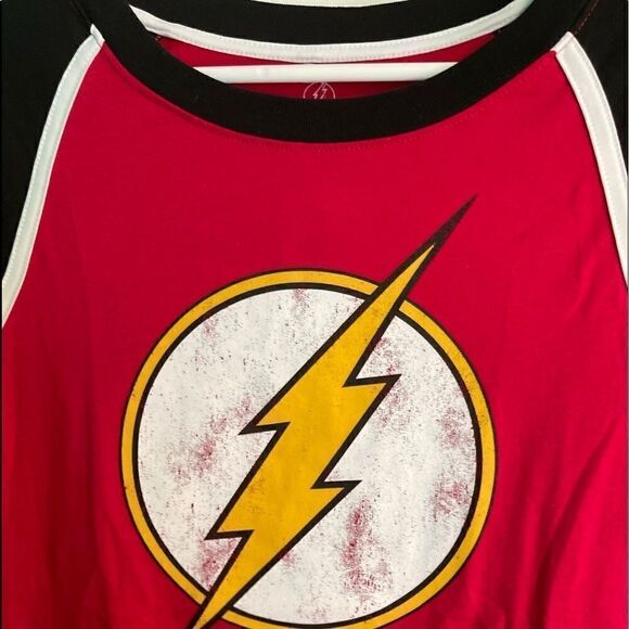 3/$25 DC COMICS The Flash Short Sleeves Tee.Size M - Picture 2 of 9